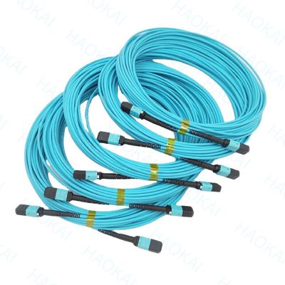Cable de parcheado de fibra óptica OM3 MPO / MTP compacto