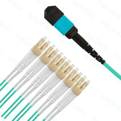 Cable de parcheado de fibra óptica OM3 MPO / MTP compacto